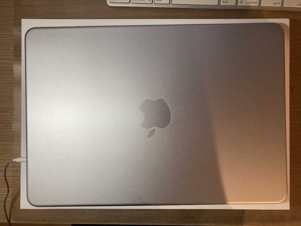 MacBookneoシルバー